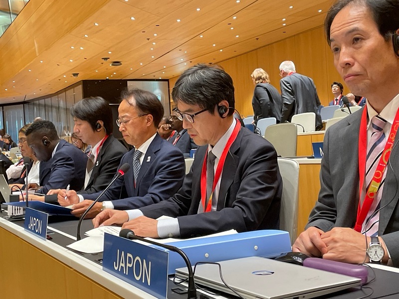 Photo - JPO Commissioner ONO (Second from right) delivering a General Statement from Japan at the Assemblies of the Member States of WIPO