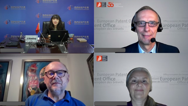 Photo - Group photo (online)