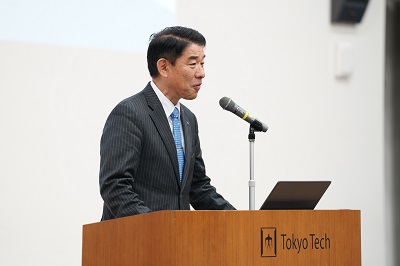（画像）基調講演と閉会挨拶の様子