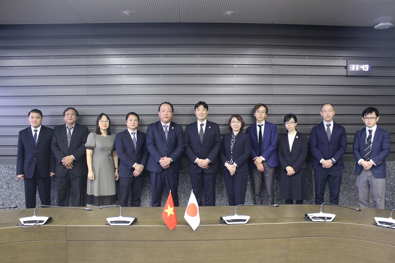 (Photo)Bilateral Meeting between the DMS and the JPO
Attendees from the DMS and the JPO