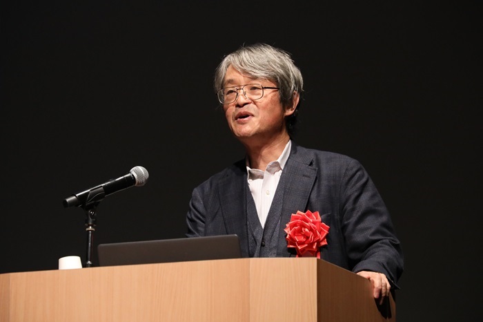 （写真）基調講演　国立大学法人一橋大学　イノベーション研究センター　江藤　学特任教授