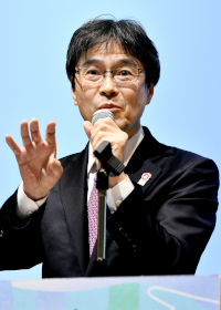（写真1）特許庁 長官　小野　洋太