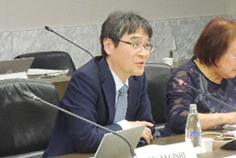 （写真）小野長官