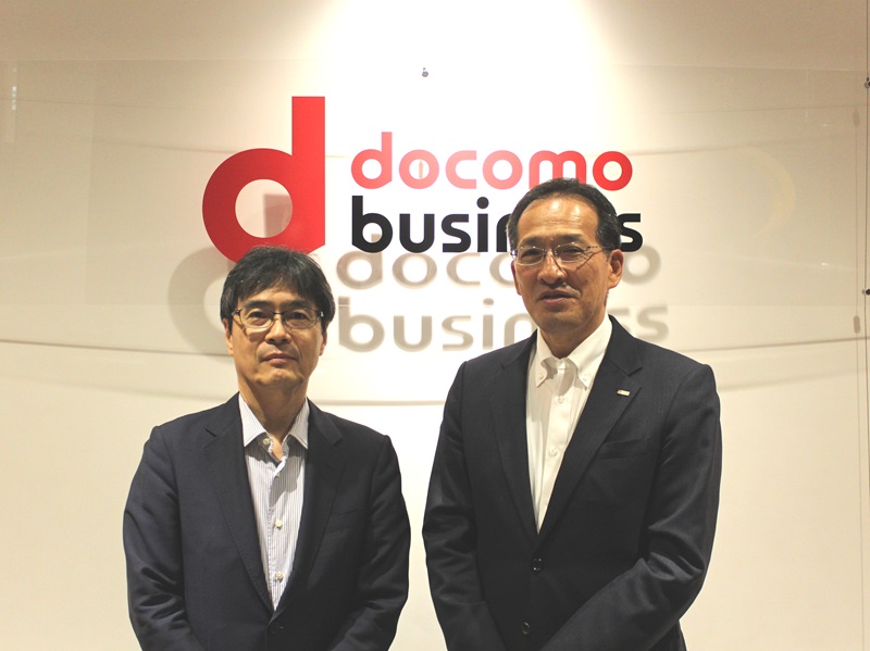 （写真）NTTコミュニケーションズ株式会社との意見交換小島社長（右）、小野長官（左）