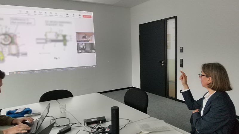 （写真）オンライン協議の様子