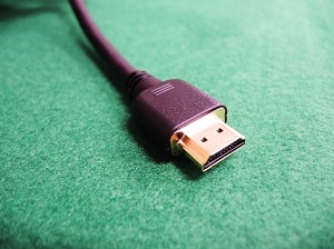 （画像2）HDMIケーブルのコネンクタ形状